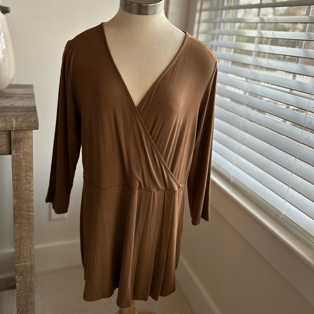 J Jill Soft Stretch Wrap top Sz M, NWOT.